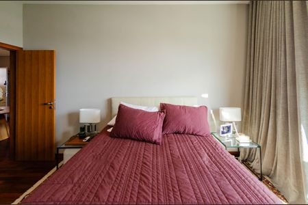 Apartamento à venda com 77m², 1 quarto e 1 vagaQuarto