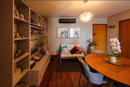 Apartamento à venda com 77m², 1 quarto e 1 vagaSala