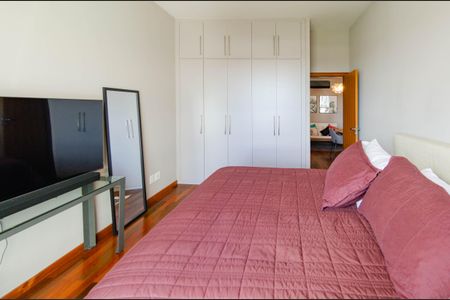 Apartamento à venda com 77m², 1 quarto e 1 vagaQuarto