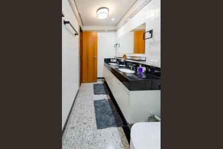 Apartamento à venda com 77m², 1 quarto e 1 vagaBanheiro