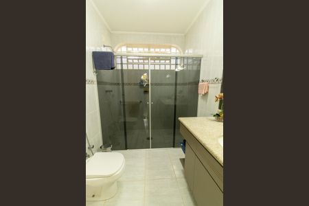 Casa à venda com 560m², 4 quartos e 6 vagas Casa à venda com 560m², 4 quartos e 6 vagasBanheiro 1