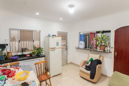 Casa à venda com 174m², 2 quartos e 2 vagasSala