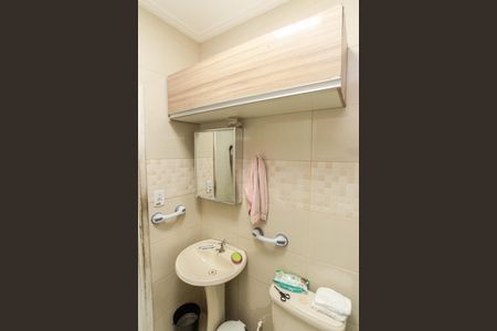 Casa à venda com 174m², 2 quartos e 2 vagasBanheiro