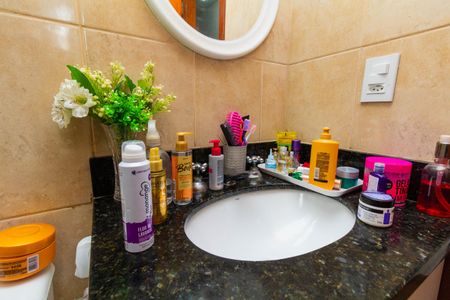 Casa à venda com 103m², 3 quartos e 2 vagas Casa à venda com 103m², 3 quartos e 2 vagasBanheiro