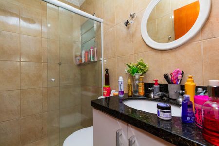 Casa à venda com 103m², 3 quartos e 2 vagas Casa à venda com 103m², 3 quartos e 2 vagasBanheiro