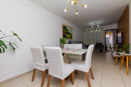 Casa à venda com 103m², 3 quartos e 2 vagas Casa à venda com 103m², 3 quartos e 2 vagasSala