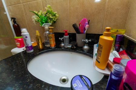 Casa à venda com 103m², 3 quartos e 2 vagas Casa à venda com 103m², 3 quartos e 2 vagasBanheiro