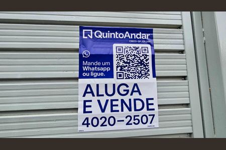 Casa à venda com 103m², 3 quartos e 2 vagas Casa à venda com 103m², 3 quartos e 2 vagasFachada e placa