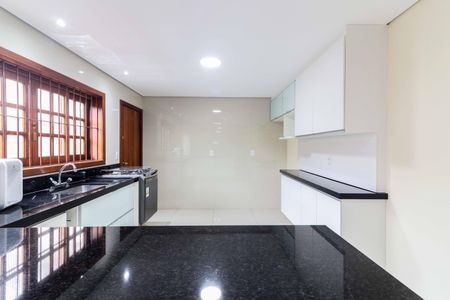 Casa à venda com 150m², 3 quartos e 2 vagas Casa à venda com 150m², 3 quartos e 2 vagasCozinha