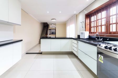 Casa à venda com 150m², 3 quartos e 2 vagas Casa à venda com 150m², 3 quartos e 2 vagasCozinha