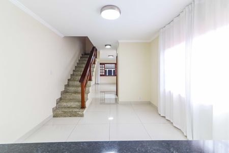 Casa à venda com 150m², 3 quartos e 2 vagas Casa à venda com 150m², 3 quartos e 2 vagasSala de Jantar