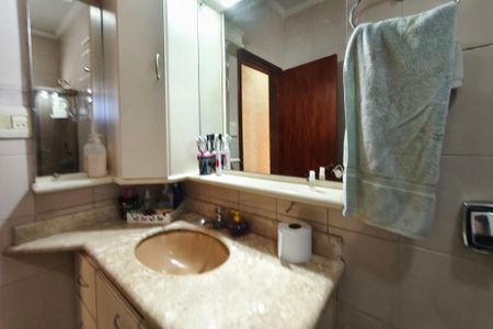 Casa à venda com 190m², 3 quartos e 4 vagas Casa à venda com 190m², 3 quartos e 4 vagasBanheiro