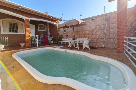 Casa à venda com 190m², 3 quartos e 4 vagas Casa à venda com 190m², 3 quartos e 4 vagasQuintal