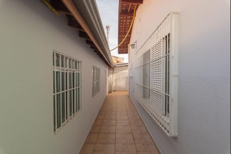 Casa à venda com 180m², 3 quartos e 3 vagas Casa à venda com 180m², 3 quartos e 3 vagasÁrea Externa