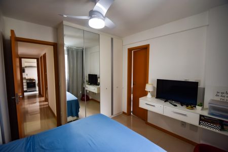 Apartamento à venda com 79m², 3 quartos e 2 vagas Apartamento à venda com 79m², 3 quartos e 2 vagasSuíte