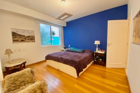Apartamento à venda com 261m², 4 quartos e 2 vagas Apartamento à venda com 261m², 4 quartos e 2 vagasQuarto 2