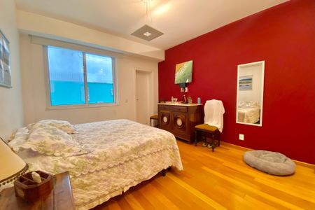 Apartamento à venda com 261m², 4 quartos e 2 vagas Apartamento à venda com 261m², 4 quartos e 2 vagasQuarto 3