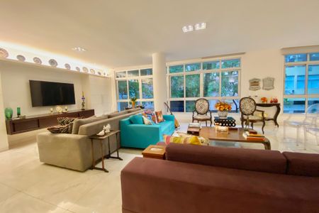 Apartamento à venda com 261m², 4 quartos e 2 vagas Apartamento à venda com 261m², 4 quartos e 2 vagasSala