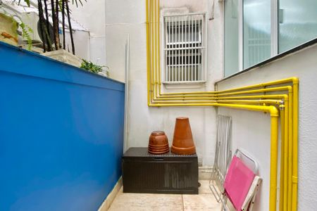 Apartamento à venda com 261m², 4 quartos e 2 vagas Apartamento à venda com 261m², 4 quartos e 2 vagasVaranda