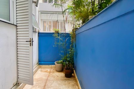 Apartamento à venda com 261m², 4 quartos e 2 vagas Apartamento à venda com 261m², 4 quartos e 2 vagasVaranda