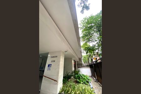 Apartamento à venda com 261m², 4 quartos e 2 vagas Apartamento à venda com 261m², 4 quartos e 2 vagasFachada