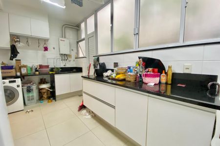 Apartamento à venda com 261m², 4 quartos e 2 vagas Apartamento à venda com 261m², 4 quartos e 2 vagasÁrea de Serviço