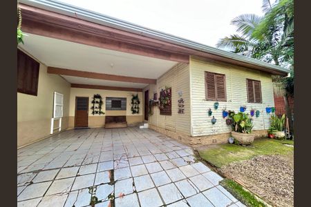 Casa à venda com 490m², 3 quartos e 3 vagasFachada