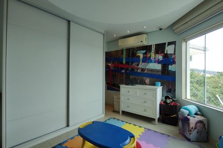 Casa de condomínio à venda com 441m², 3 quartos e 2 vagasQuarto 2 - Suíte