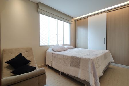 Casa de condomínio à venda com 441m², 3 quartos e 2 vagasQuarto 1 - Suíte