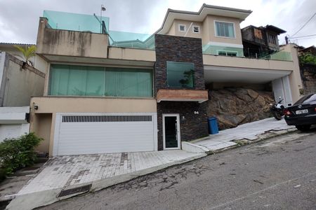 Casa de condomínio à venda com 441m², 3 quartos e 2 vagasFachada