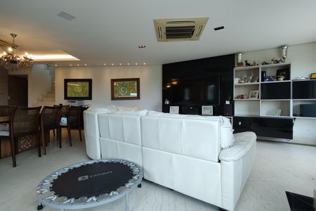 Casa de condomínio à venda com 441m², 3 quartos e 2 vagasSala