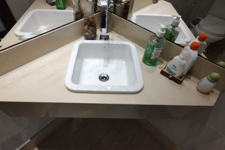 Casa de condomínio à venda com 441m², 3 quartos e 2 vagasLavabo