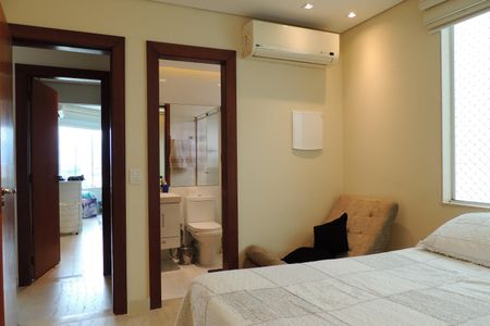 Casa de condomínio à venda com 441m², 3 quartos e 2 vagasQuarto 1 - Suíte