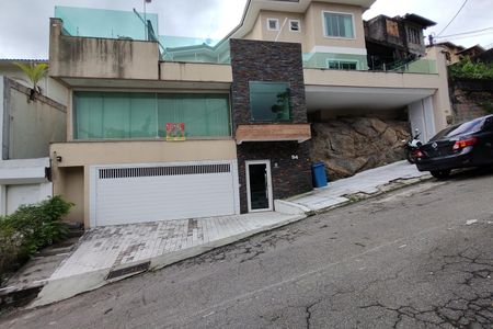 Casa de condomínio à venda com 441m², 3 quartos e 2 vagasFachada