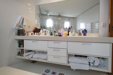 Casa de condomínio à venda com 441m², 3 quartos e 2 vagasBanheiro da Suíte 3