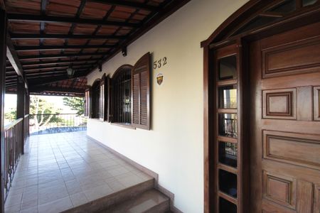 Casa à venda com 830m², 4 quartos e 4 vagasFachada