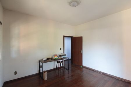 Casa à venda com 830m², 4 quartos e 4 vagasSala de TV