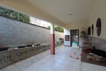 Casa à venda com 830m², 4 quartos e 4 vagasÁrea de Serviço