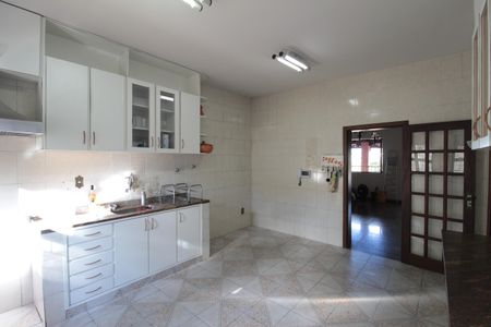 Casa à venda com 830m², 4 quartos e 4 vagasCozinha