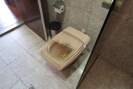 Casa à venda com 830m², 4 quartos e 4 vagasBanheiro Social