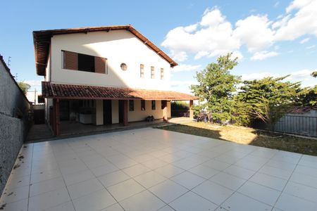 Casa à venda com 830m², 4 quartos e 4 vagasQuintal