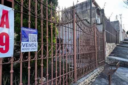 Casa à venda com 830m², 4 quartos e 4 vagasFachada