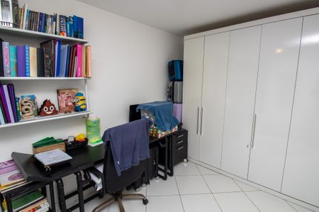 Casa de condomínio à venda com 260m², 3 quartos e 2 vagas Casa de condomínio à venda com 260m², 3 quartos e 2 vagasQuarto 1