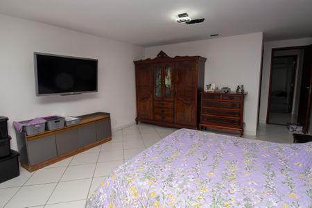 Casa de condomínio à venda com 260m², 3 quartos e 2 vagas Casa de condomínio à venda com 260m², 3 quartos e 2 vagasSuíte