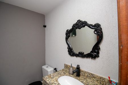 Casa de condomínio à venda com 260m², 3 quartos e 2 vagas Casa de condomínio à venda com 260m², 3 quartos e 2 vagasLavabo Terraço