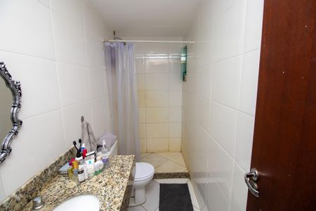 Casa de condomínio à venda com 260m², 3 quartos e 2 vagas Casa de condomínio à venda com 260m², 3 quartos e 2 vagasBanheiro Suíte