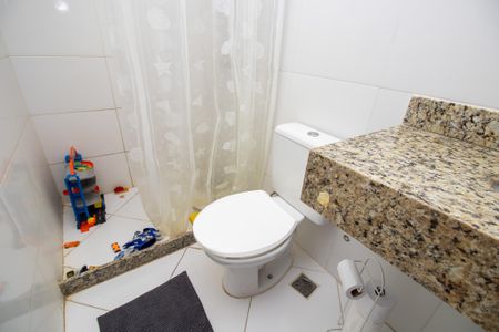 Casa de condomínio à venda com 260m², 3 quartos e 2 vagas Casa de condomínio à venda com 260m², 3 quartos e 2 vagasBanheiro Social