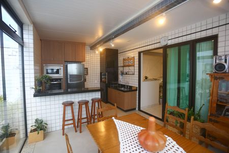 Apartamento à venda com 177m², 3 quartos e 2 vagasTerraço