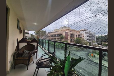 Apartamento à venda com 160m², 4 quartos e 2 vagas Apartamento à venda com 160m², 4 quartos e 2 vagasVaranda Gourmet