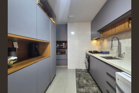 Apartamento à venda com 160m², 4 quartos e 2 vagas Apartamento à venda com 160m², 4 quartos e 2 vagasCozinha